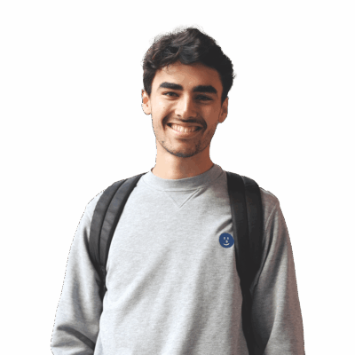 Étudiant portant un sac de cours