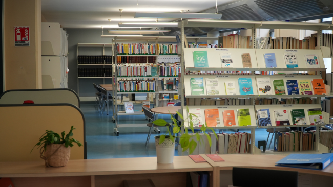Centre de documentation, pour étudier dans le calme Salle A100 - Campus Vieux Lille de l'IAE Lille