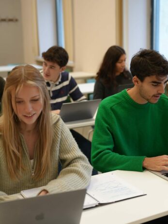 qui-sommes-nous-2-aspect-ratio-347-463