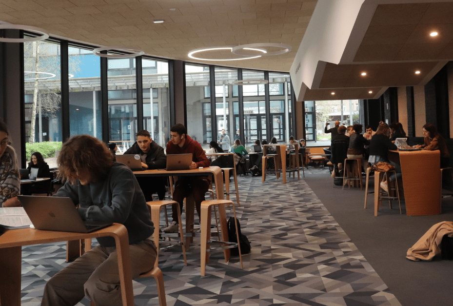 Espace coworking Crédit Mutuel pour travailler - Bâtiment T