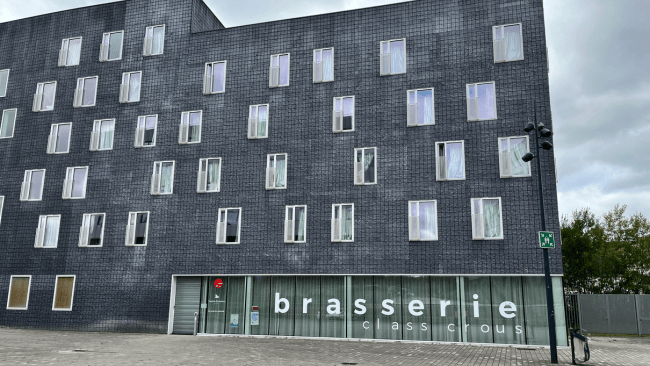 ‘Class’CROUS’ brasserie – for dining outside the building