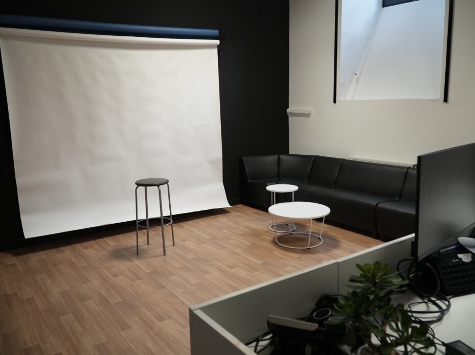 Studio for filming videos and taking photos – Room B54